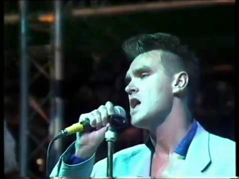 The Smiths - There Is A Light That Never Goes Out (Live @ The Tube 1986) (Remastered)