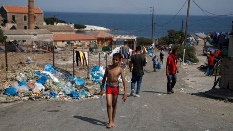 ΓΑΛΛΙΑ: Θα δεχθεί 500 ανηλίκους μετανάστες από την Μυτιλήνη