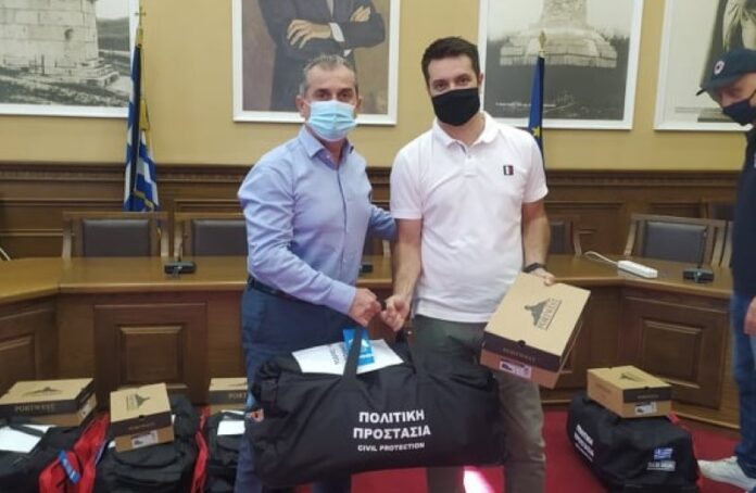 ΣΕΡΡΕΣ-Π.ΣΠΥΡΟΠΟΥΛΟΣ: Παρέδωσε σακίδια της Πολιτικής Προστασίας στους Δήμους