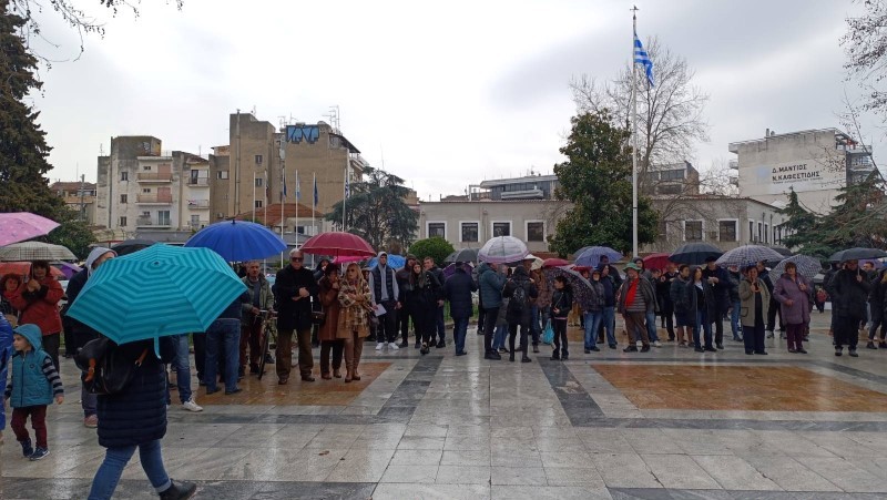 ΣΕΡΡΕΣ: Η συναυλία για τα Τέμπη (ΦΩΤΟ) - OlaNea