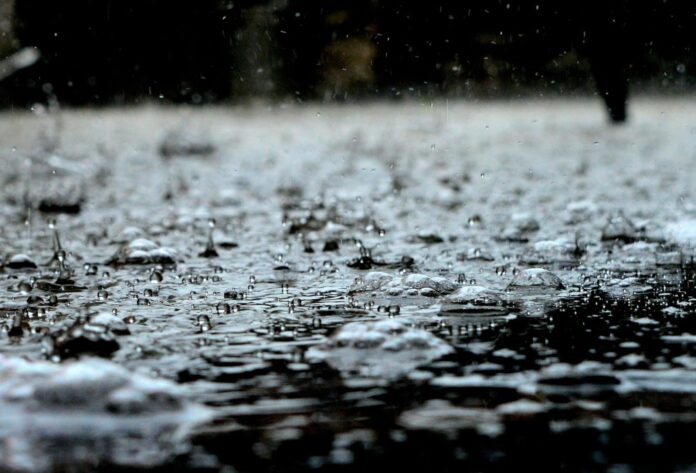vroxi_rain_pixabay-scaled-1