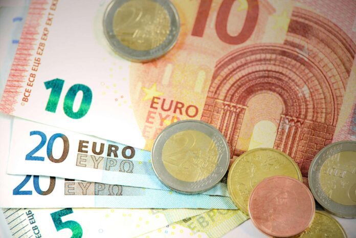 money-CF87CF81CEAECEBCCEB1CF84CEB1-CEB5CF85CF81CF8E-euro-30-scaled-1