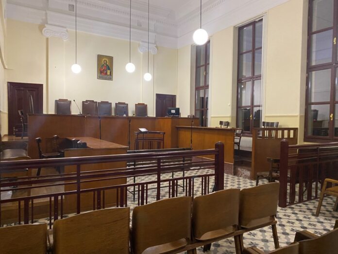 dikastiki_aithousa_dikastirio