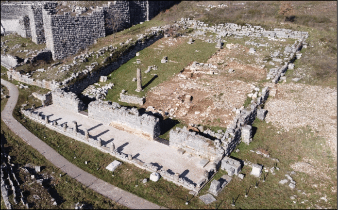 apopsi-tou-vouleytiriou-ston-arxaiologiko-xoro-tis-dodonis-1