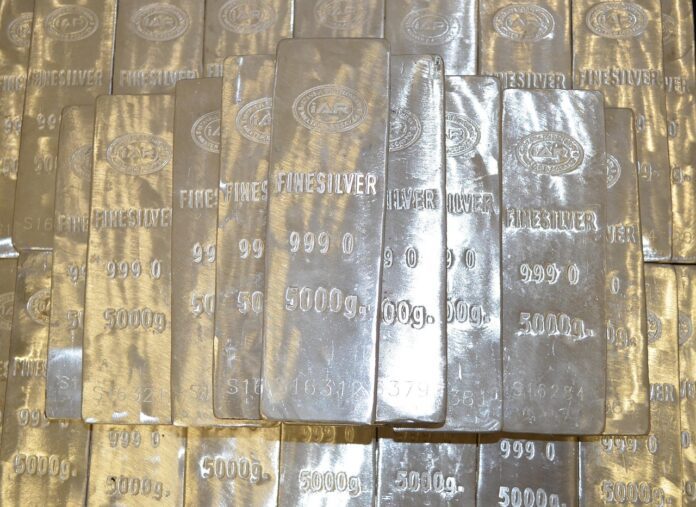 silver-702537-1280
