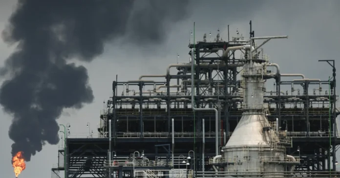 gas-oil-industry-reuters-scaled-1-1200x630-1 petrelaio