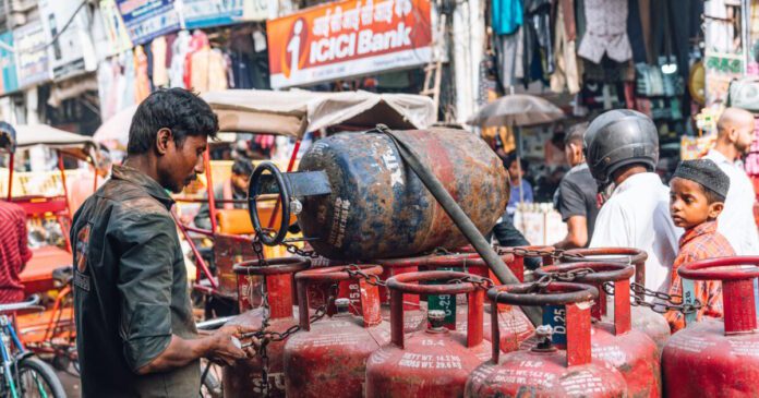 indian-handling-gas-1200x630-1