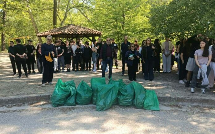olanea.gr_Mathites_3o_Geniko_Lykeio_Koilada_260505 Mathites_3o_Geniko_Lykeio_Koilada