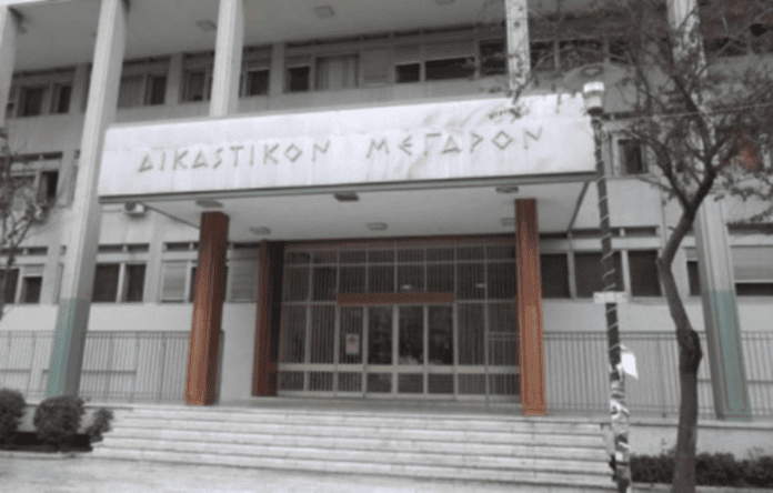 dikastiko-larisa