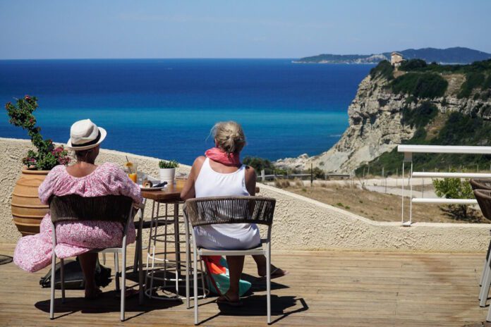 touristes-xenodoxeio-hotel-eurokinissi-1200x800-1