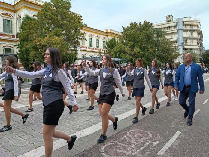 olanea.gr_parelasi_261028
