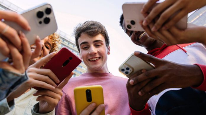 teensocial-xrm